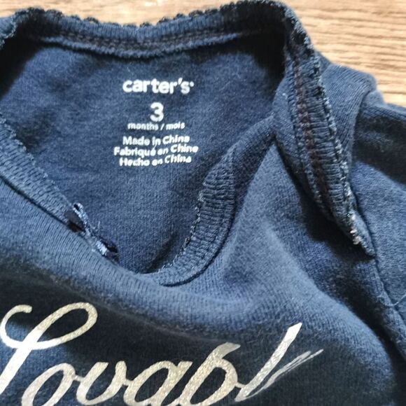 5/$10 Carter's long sleeve onesie size 3 m - Picture 3 of 4
